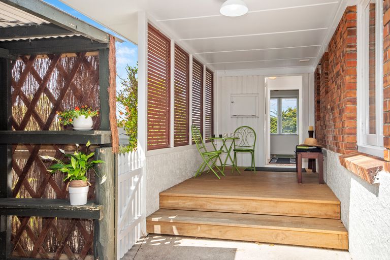 Photo of property in 15 Pacific Street, Waiuku, 2123