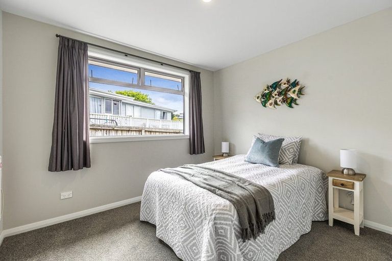 Photo of property in 6a Moera Place, Stanmore Bay, Whangaparaoa, 0932