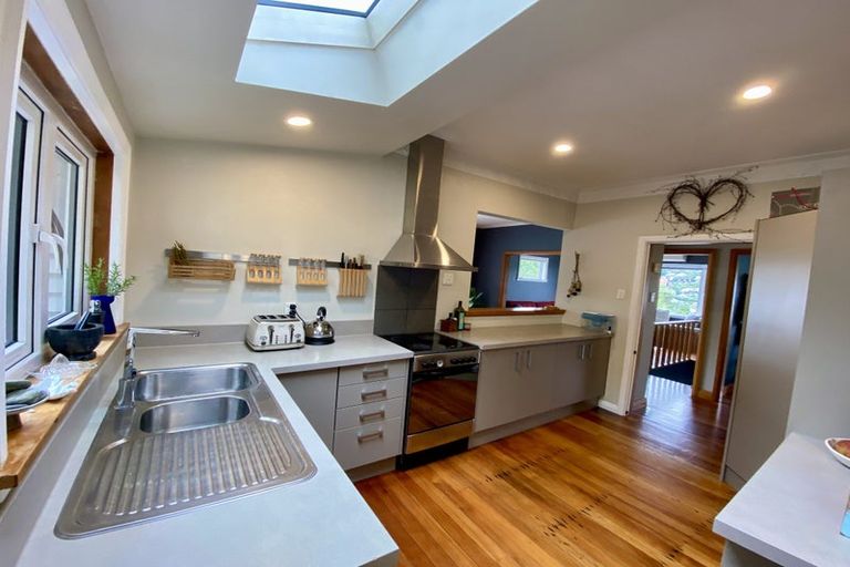 Photo of property in 112 Eden Street, Island Bay, Wellington, 6023