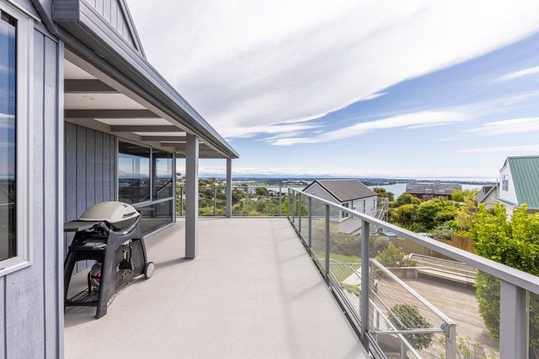 Photo of property in 8 Westmere Lane, Mount Pleasant, Christchurch, 8081