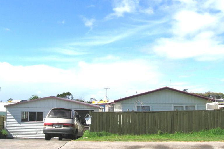 Photo of property in 20 Riserra Drive, Ranui, Auckland, 0612