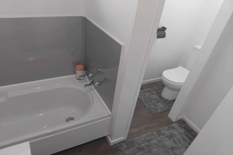 Photo of property in 70a Featherston Street, Takaro, Palmerston North, 4412