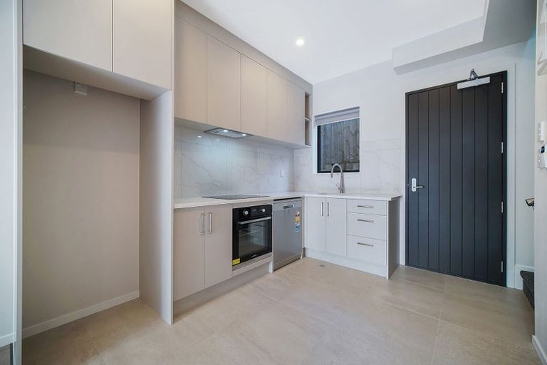 Photo of property in 2/65 Moire Road, Massey, Auckland, 0614