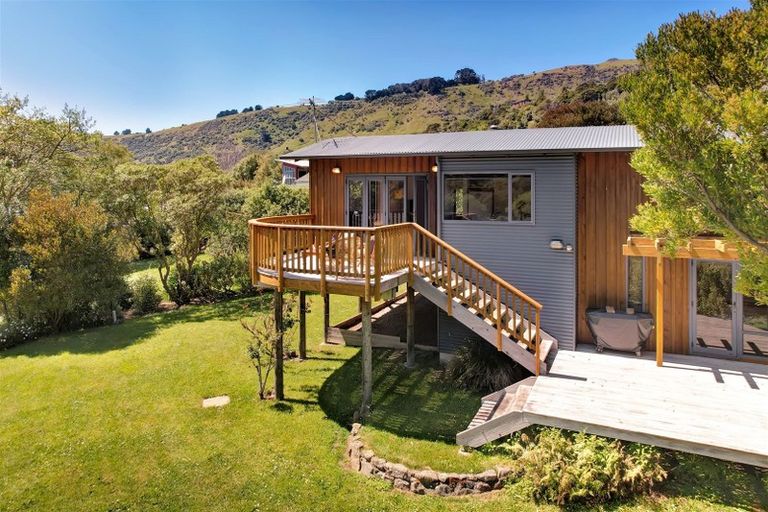 Photo of property in 66 Lukes Road, Little Akaloa, 7583