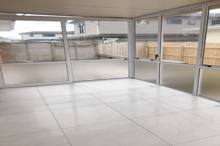 Photo of property in 32 Landon Avenue, Mangere East, Auckland, 2024