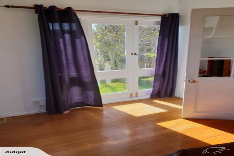 Photo of property in 2/17 College Road, Northcote, Auckland, 0627