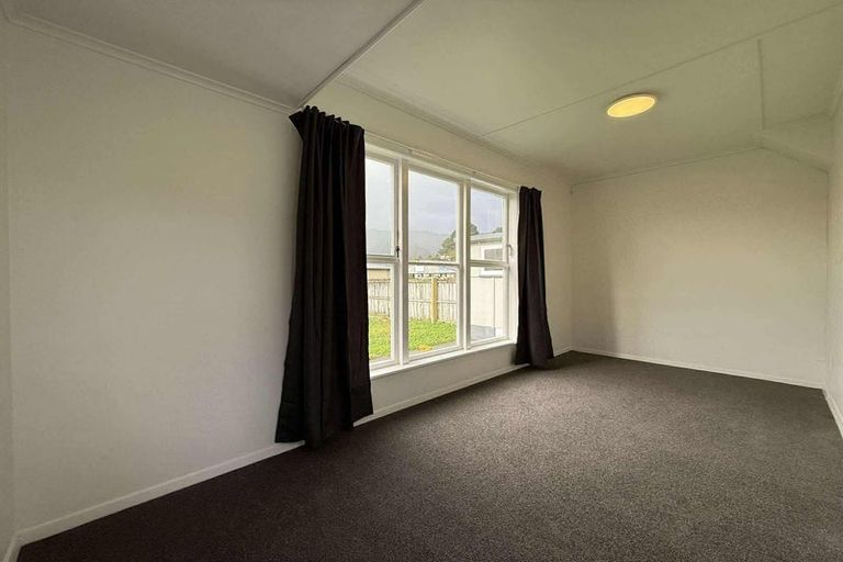 Photo of property in 9 Wainhouse Street, Stokes Valley, Lower Hutt, 5019