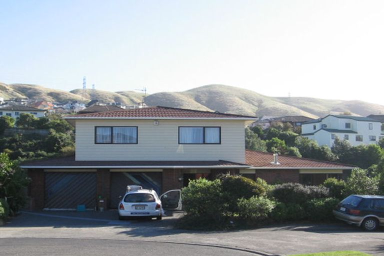 Photo of property in 17 Ellwood Place, Churton Park, Wellington, 6037