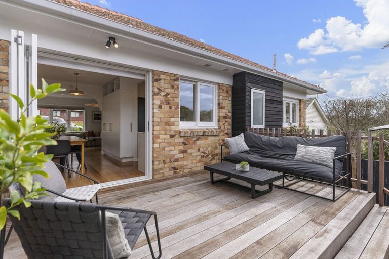 Photo of property in 1/5 Aorangi Place, Birkenhead, Auckland, 0626