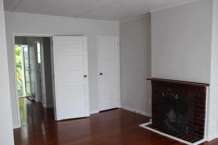 Photo of property in 33 Rimu Street, New Lynn, Auckland, 0600