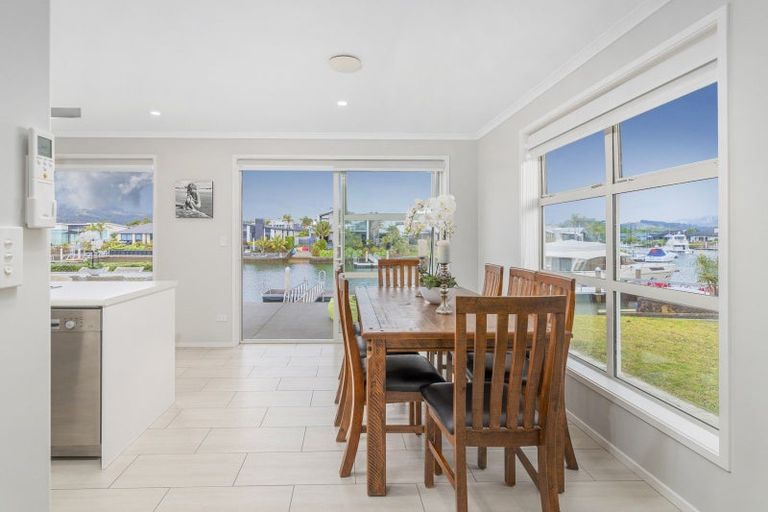 Photo of property in 17 Mermaid Place, Whitianga, 3510