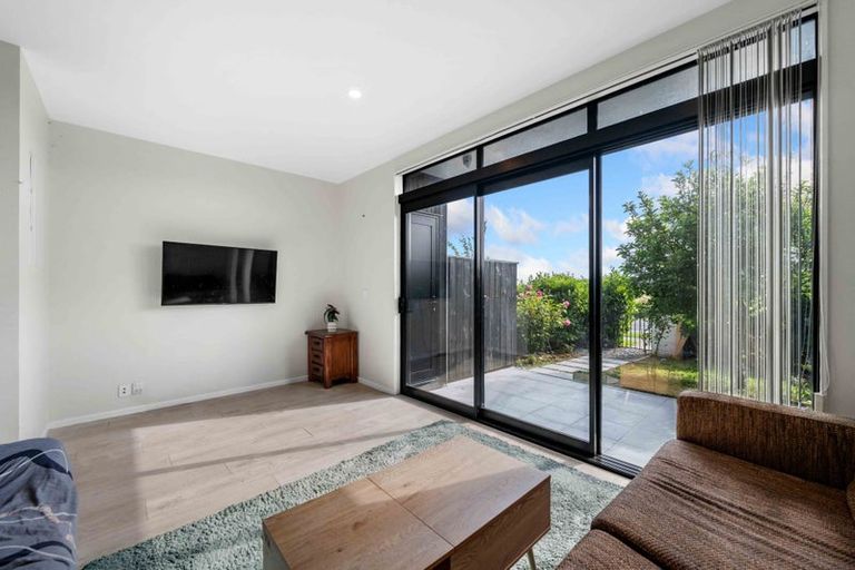 Photo of property in 15 Battalion Drive, Papakura, 2110