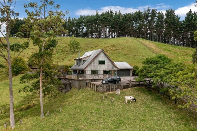 Photo of property in 585 Inland Road, Helensville, 0875