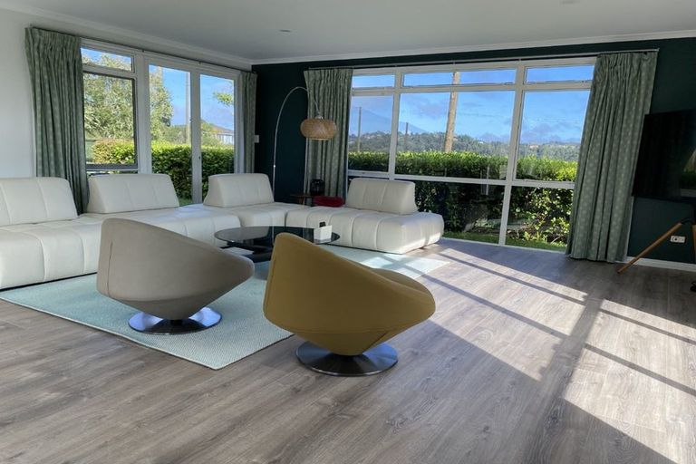 Photo of property in 34 English Oak Drive, Schnapper Rock, Auckland, 0632