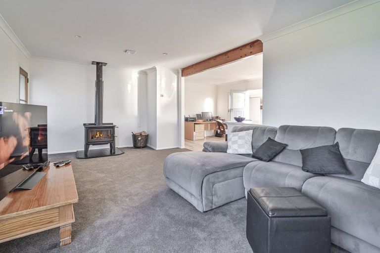 Photo of property in 2642 Raukawa Road, Te Onepu, Hastings, 4174