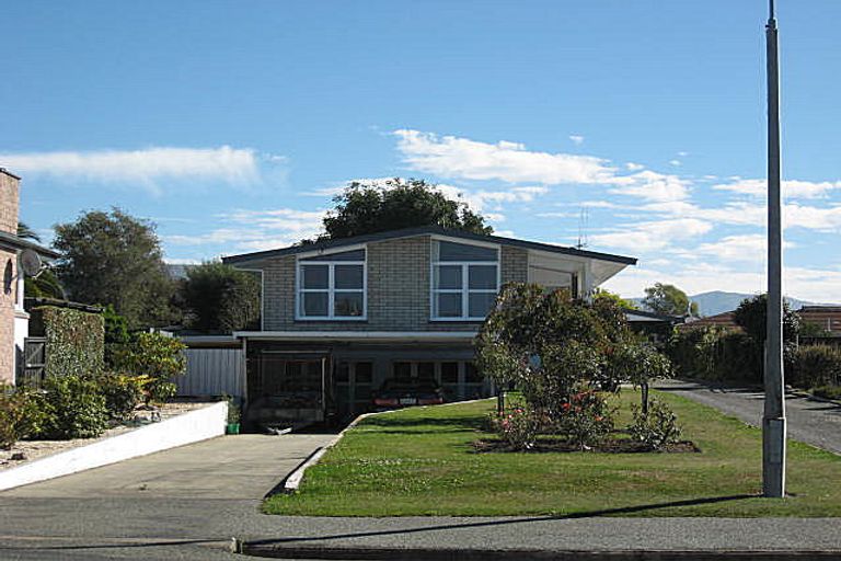 Photo of property in 50 Rhodes Street, Waimate, 7924