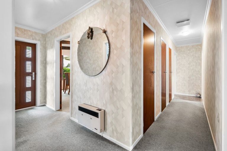 Photo of property in 11 Oxford Street, Marton, 4710