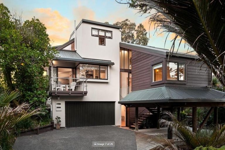 Photo of property in 7 View Road, Campbells Bay, Auckland, 0630