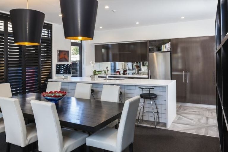 Photo of property in 2/2a Dorset Street, Christchurch Central, Christchurch, 8013