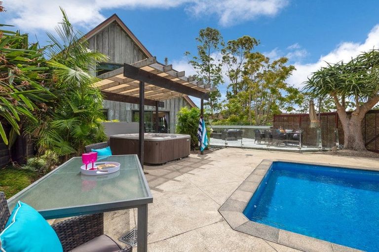 Photo of property in 585 Inland Road, Helensville, 0875