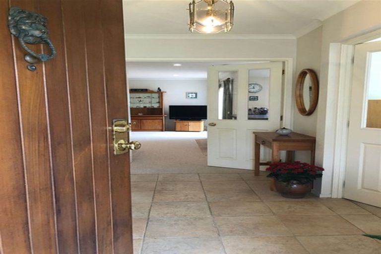 Photo of property in 26 Hillwell Drive, Henderson, Auckland, 0612