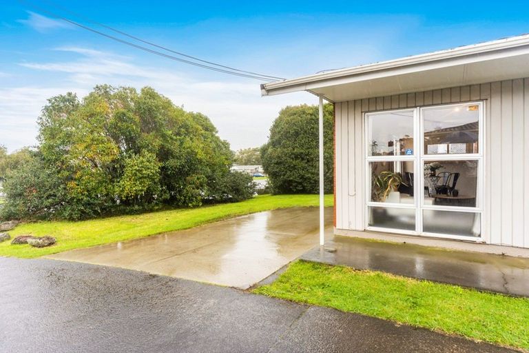 Photo of property in 5a Mckenzie Road, Mangere Bridge, Auckland, 2022