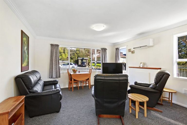 Photo of property in 9 Kowhai Street, Tawa, Wellington, 5028