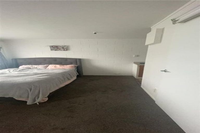 Photo of property in 1 Kenton Lane, Mangere, Auckland, 2022