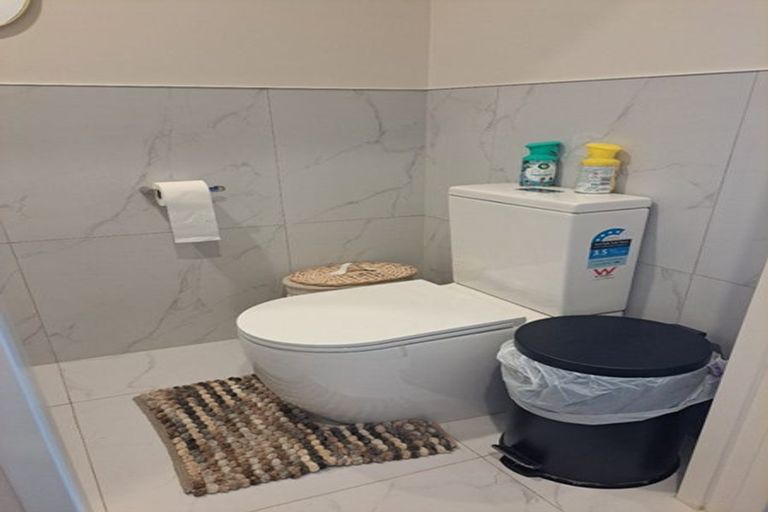 Photo of property in 20 Rorotu Avenue, Karaka, 2113