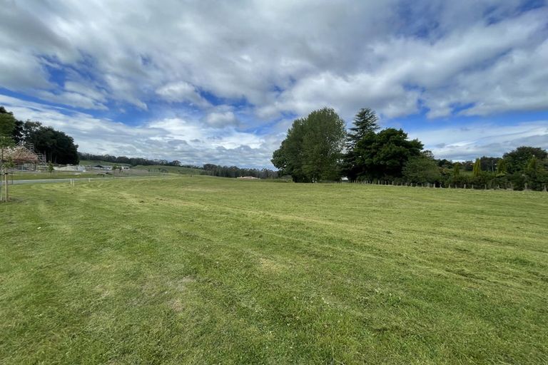 Photo of property in 2 Willow Lane, Acacia Bay, 3385