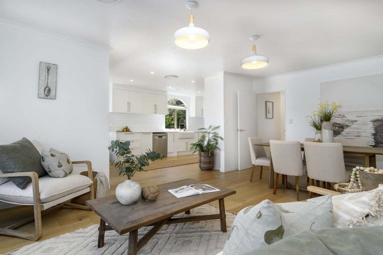 Photo of property in 1 Guildford Place, Bethlehem, Tauranga, 3110