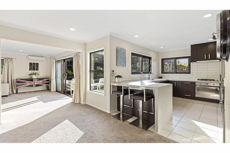 Photo of property in 12 Whitu Street, Khandallah, Wellington, 6035