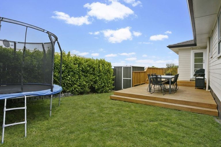 Photo of property in 19 Roick Parade, Glen Eden, Auckland, 0602