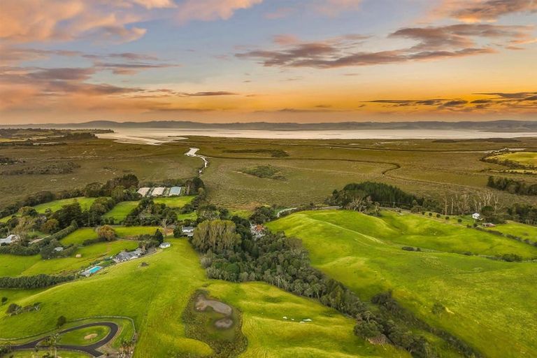 Photo of property in 13 Slater Road, South Head, 0874