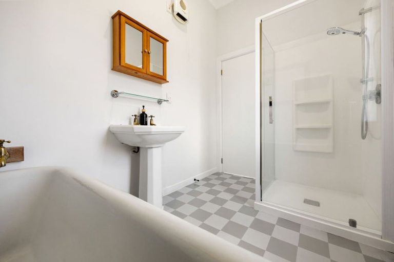 Photo of property in 102 Naylor Street, Hamilton East, Hamilton, 3216
