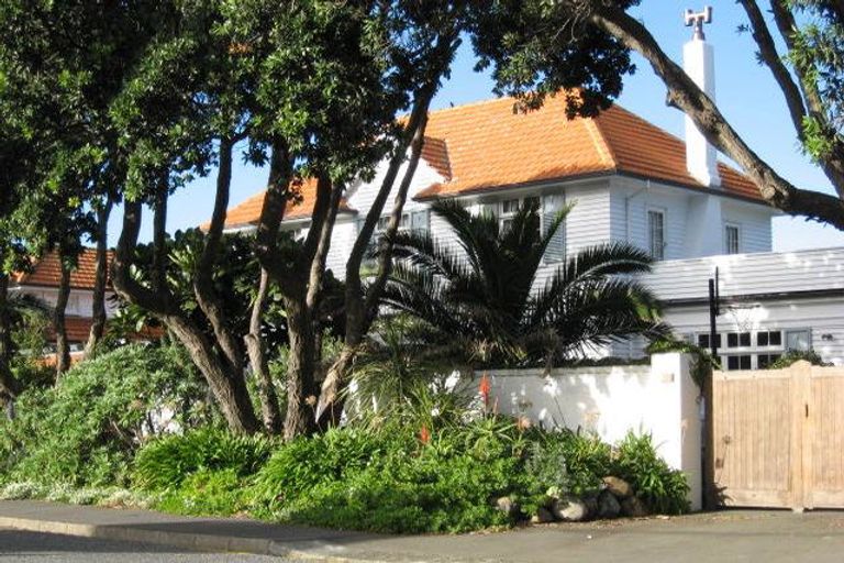 Photo of property in 30 Forres Street, Seatoun, Wellington, 6022