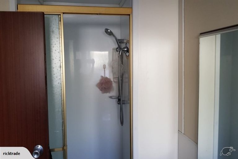 Photo of property in 1/5 Grove Road, Papakura, 2110