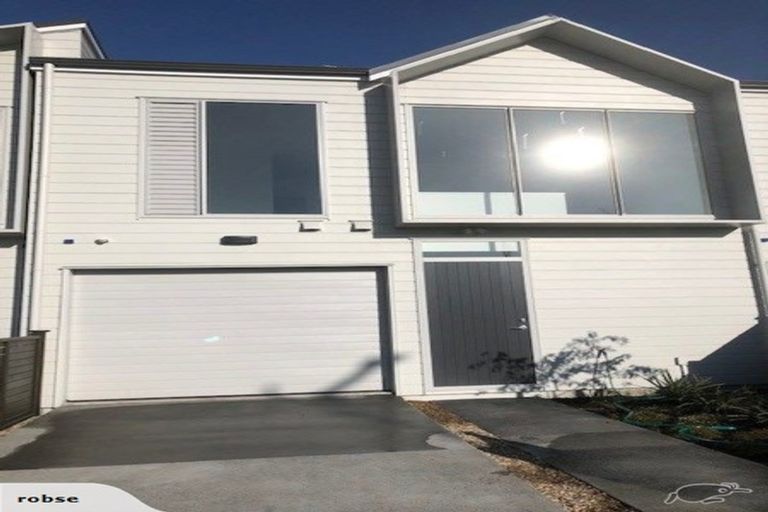 Photo of property in 44 Owen Chapman Drive, Red Beach, 0932
