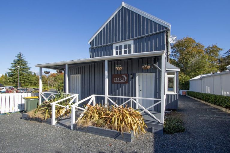 Photo of property in 2/249 Dairy Flat Highway, Albany, Auckland, 0632