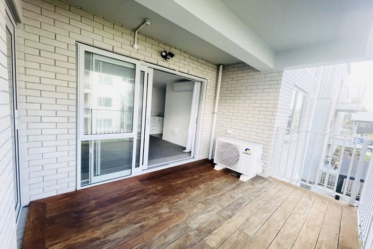 Photo of property in 105/28b Eileen Newey Place, Henderson, Auckland, 0612