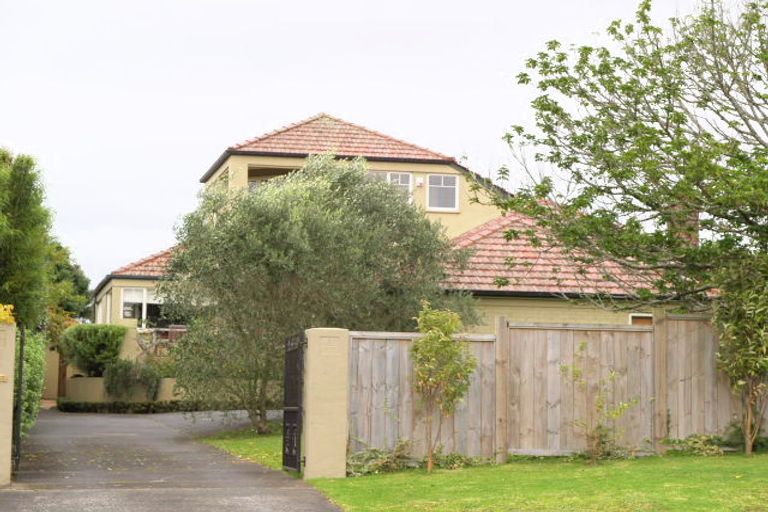 Photo of property in 5 Sale Street, Cockle Bay, Auckland, 2014