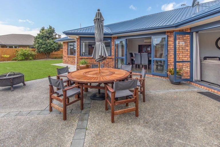Photo of property in 5 Meridian Grove, Kelvin Grove, Palmerston North, 4414