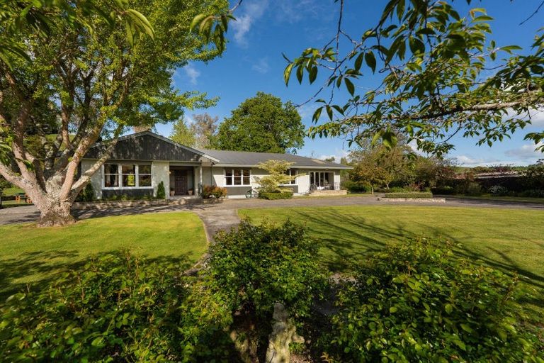 Photo of property in 48 Paraekaretu Street, Hunterville, 4730