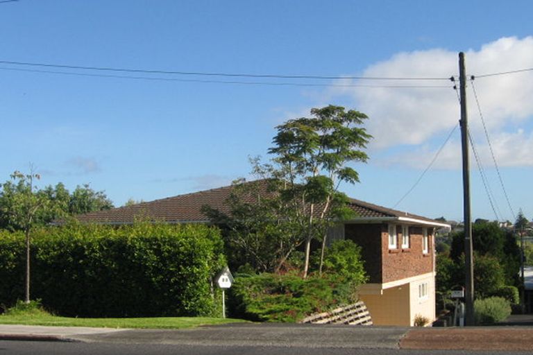 Photo of property in 62a Pupuke Road, Hillcrest, Auckland, 0627