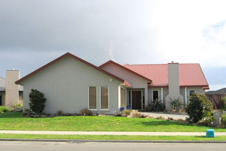 Photo of property in 76 Saint James Drive, Huntington, Hamilton, 3210