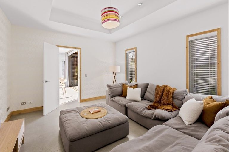 Photo of property in 16 Mckellar Drive, Jacks Point, Queenstown, 9371