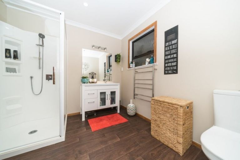 Photo of property in 14 Pitama Road, Awapuni, Palmerston North, 4412