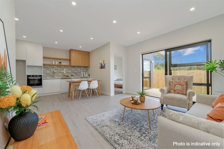 Photo of property in 13 Horokaka Street, Massey, Auckland, 0614