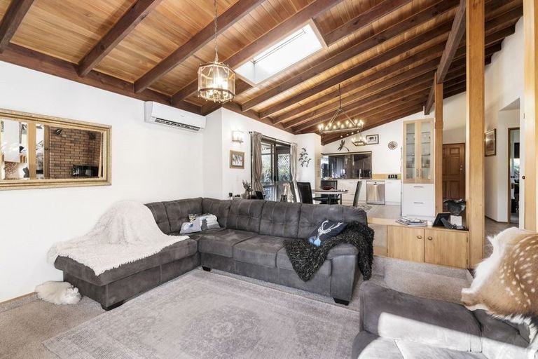 Photo of property in 1 Manu Grove, Waikanae, 5036