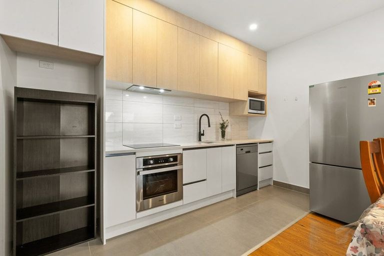 Photo of property in 2f Cadiz Place, Red Hill, Papakura, 2110